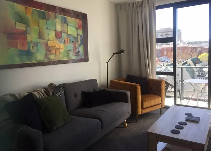 Luxurious New Apartment In The Heart Of The City