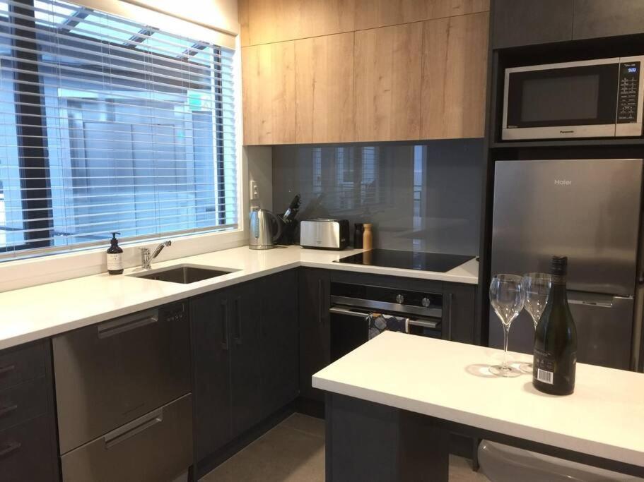 Luxurious New In The Heart Of The Apartment